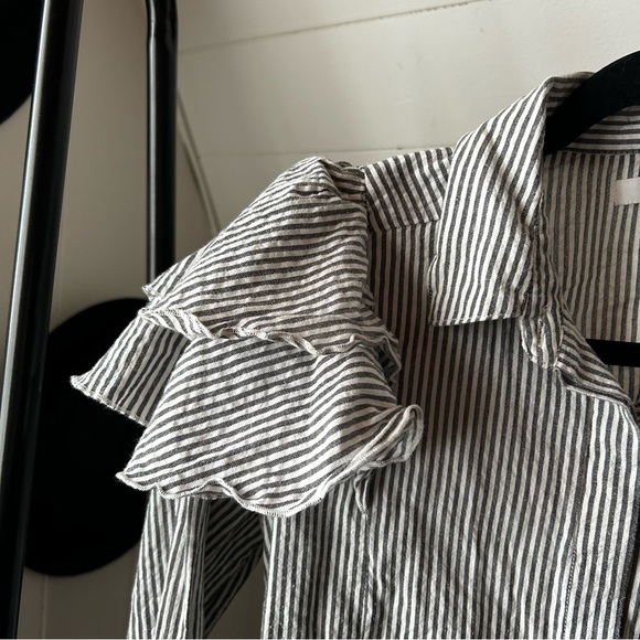 Button Up - Picture 2 of 4